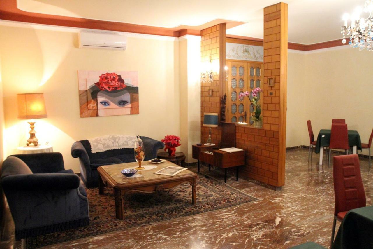 La Dimora Di Vesta Bed and Breakfast Λέτσε Εξωτερικό φωτογραφία
