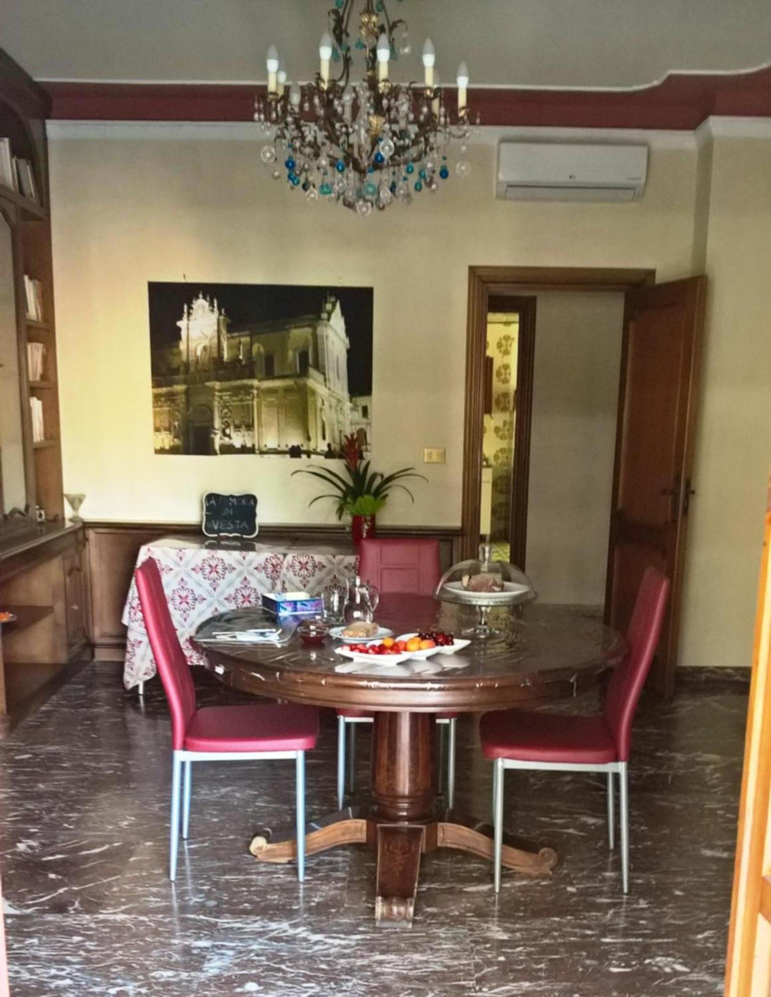 La Dimora Di Vesta Bed and Breakfast Λέτσε Εξωτερικό φωτογραφία